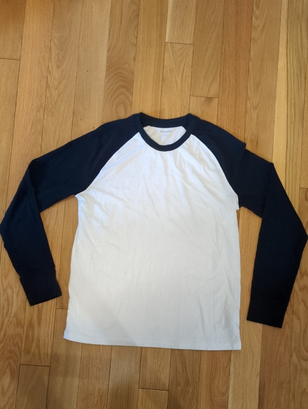 Old Navy White & Navy Long-Sleeve Raglan Shirt -